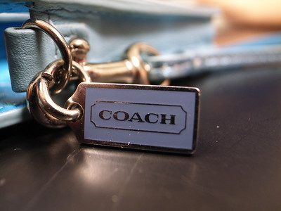 where can i find a dating coach