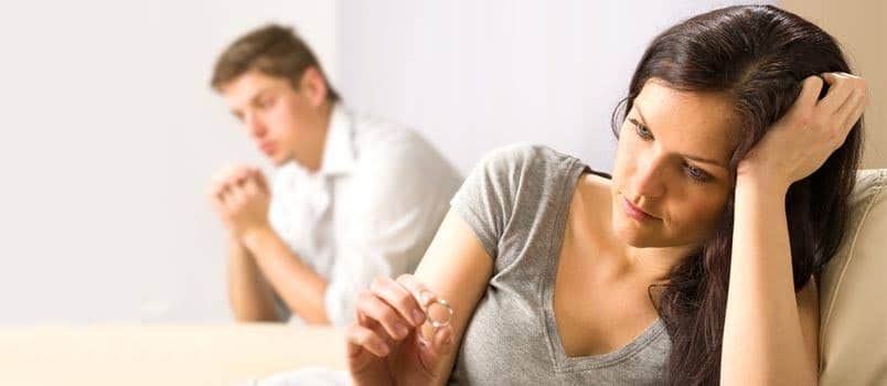 What are signs of an unhealthy marriage 1