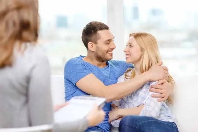 How Can A London Relationship Therapist Help Me And My Partner Overcome Communication Barriers?
