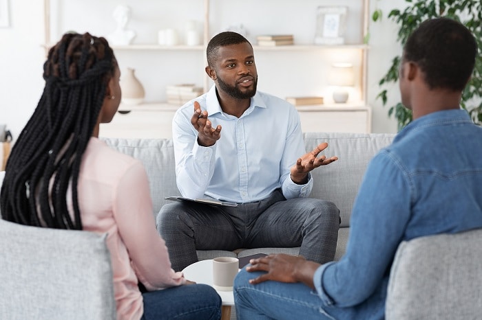 How Do Marriage Counsellors In London Typically Approach Therapy Sessions With Couples?