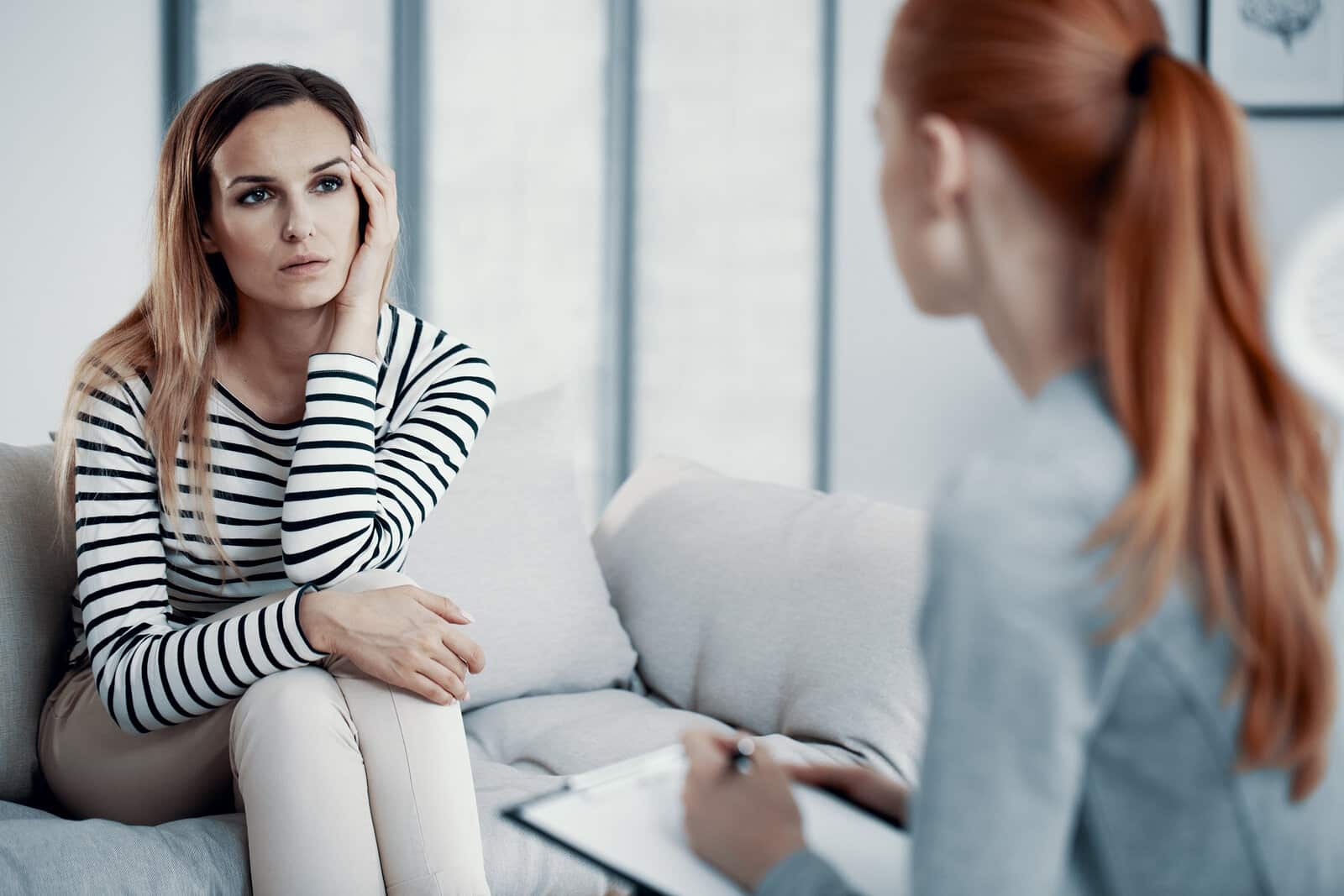 What Are Some Common Issues That Single Individuals Seek Relationship Therapy For In London?