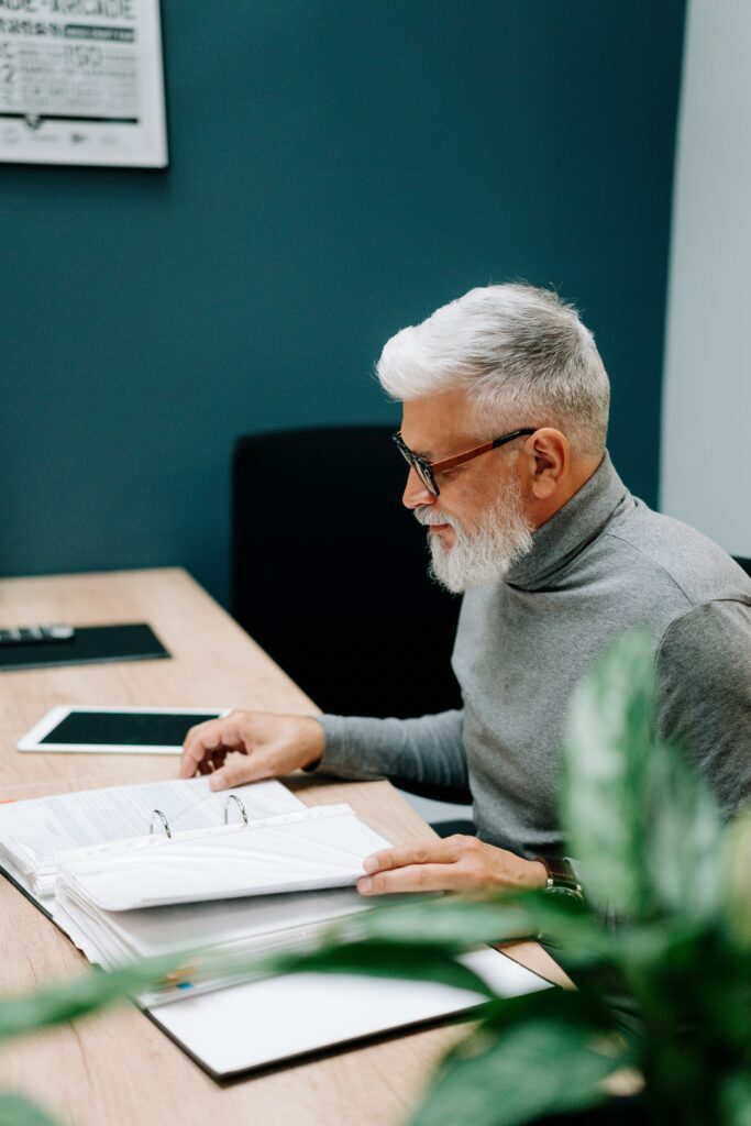 what does a psychotherapist do psychotherapist  in office
