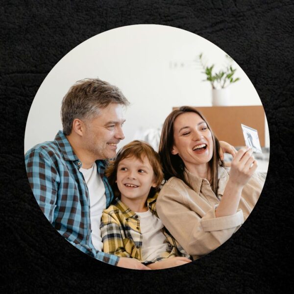 Family therapy session focused on improving communication and rebuilding trust among parents and teens