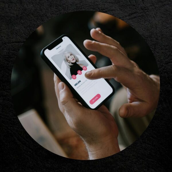 Online dating course that transforms swiping into real chemistry and lasting relationships.