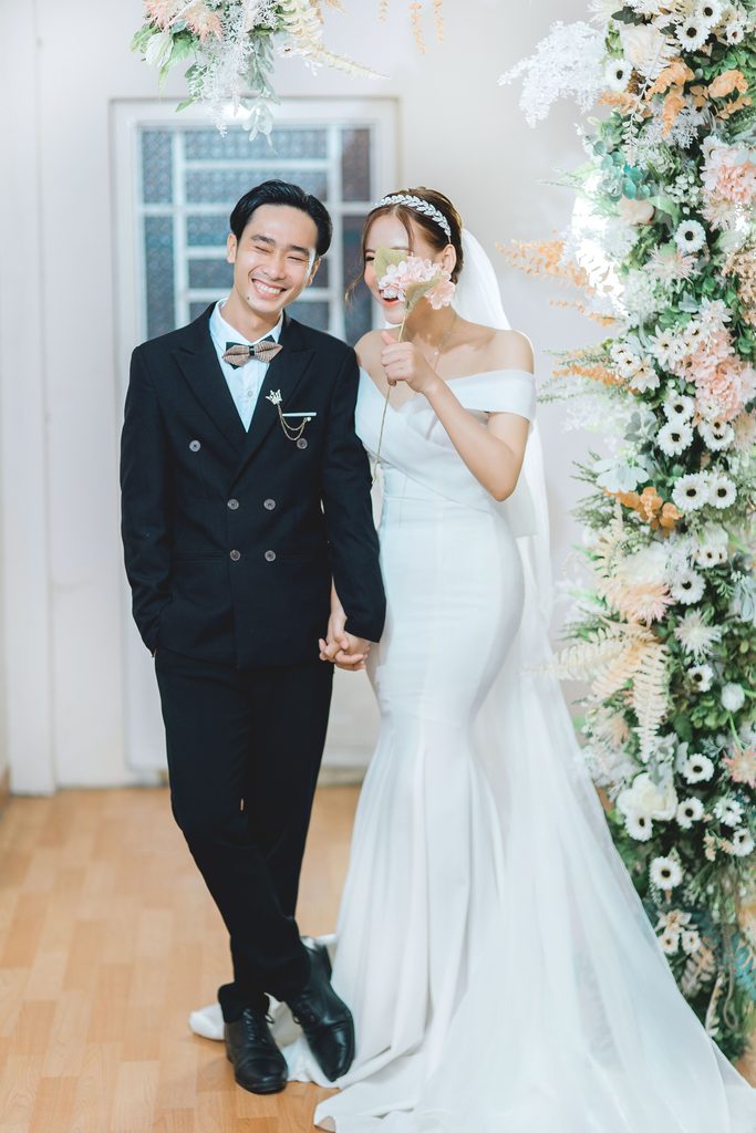 Newlywed couple receiving relationship coaching from M.D.D